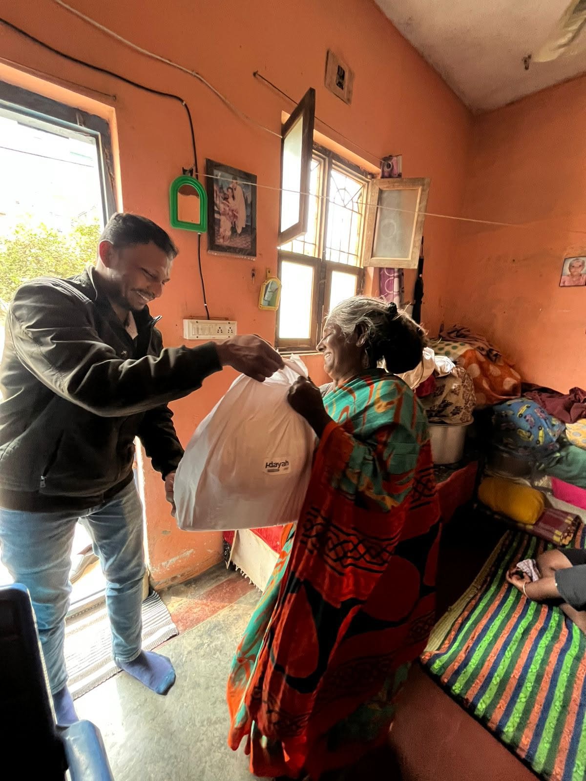 Hidayah Foundation Distributes Grocery Kits to 50 Families